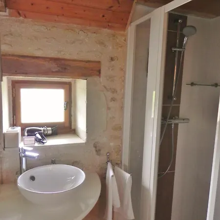 Hotell Le Pigeonnier Du Perron 3*