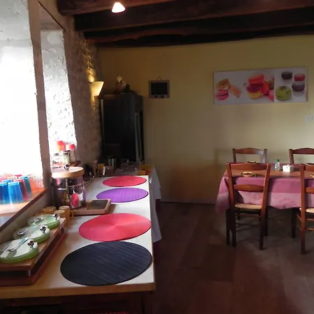 Otel Le Pigeonnier Du Perron 3*