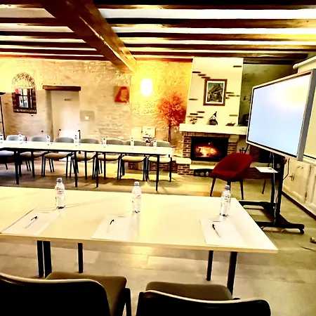 Le Pigeonnier Du Perron