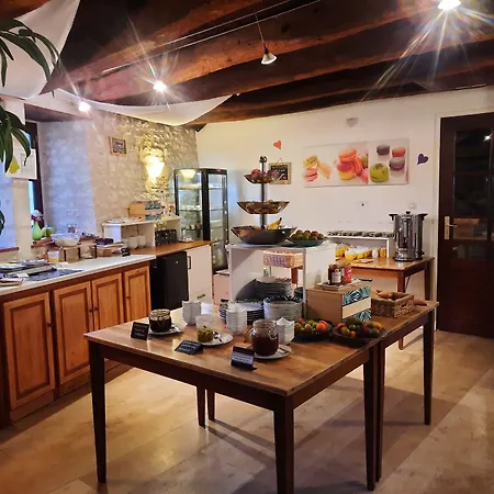 Le Pigeonnier Du Perron